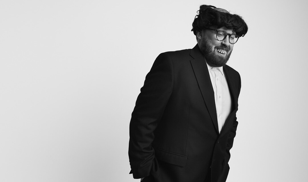 Review: John Kearns: Tilting at Windmills